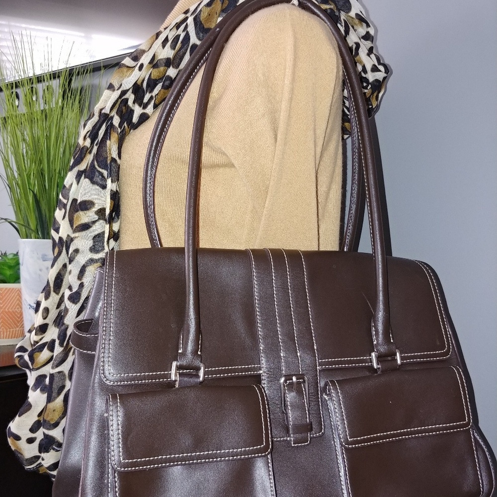 Ann Taylor Handpurse - Picture 4 of 8